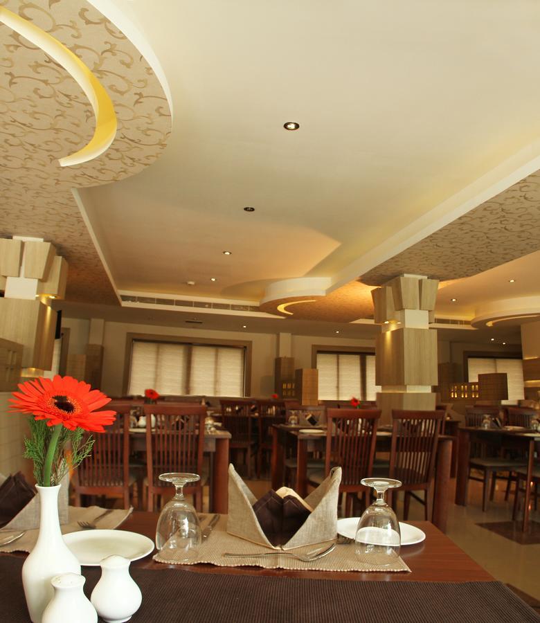 Hotel Polariz Parassinikkadavu Extérieur photo