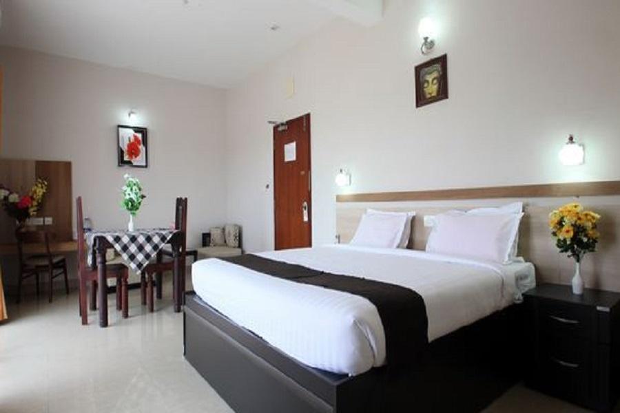 Hotel Polariz Parassinikkadavu Extérieur photo